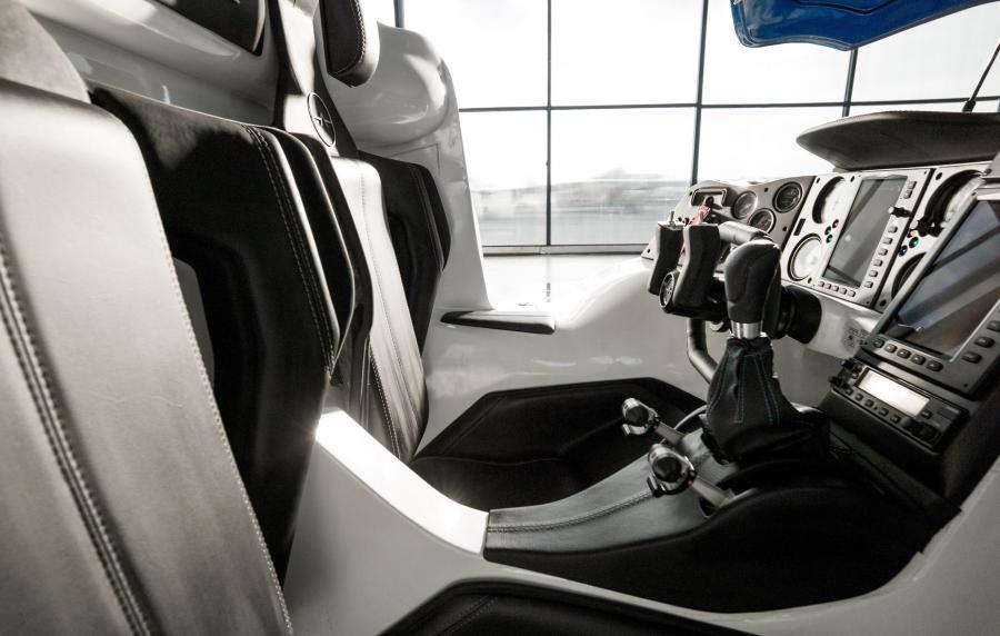Интерьер AeroMobil 3.0 2014 года  (фото 18 из 18)